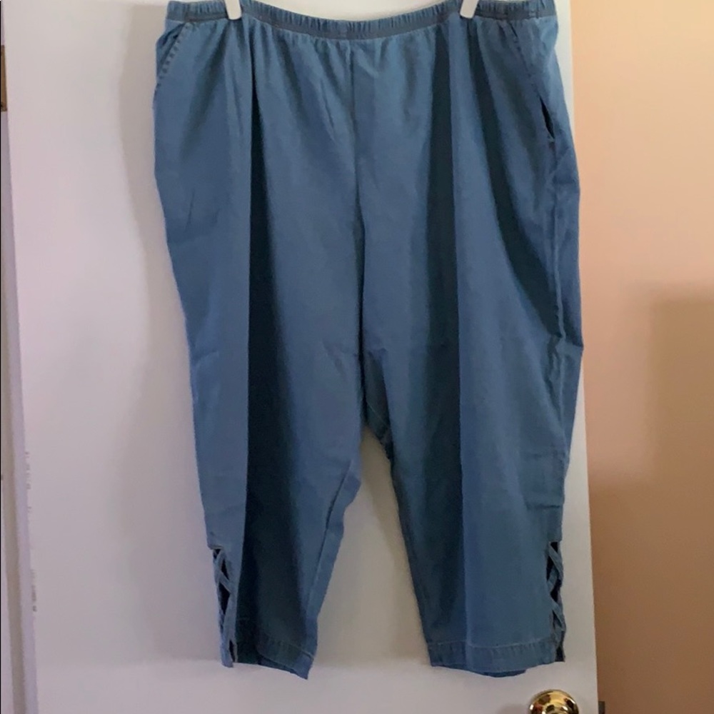 Faded Denim Capri Jeans